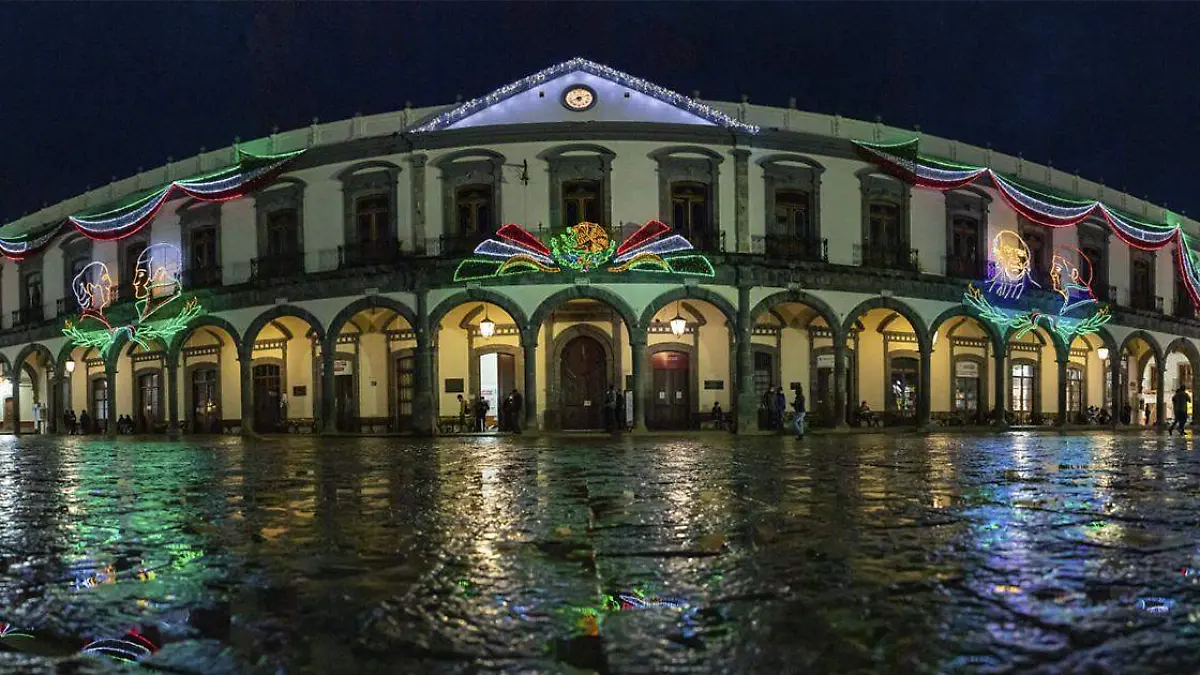 Pueblos magicos de Puebla se iluminan en el Mes Patrio